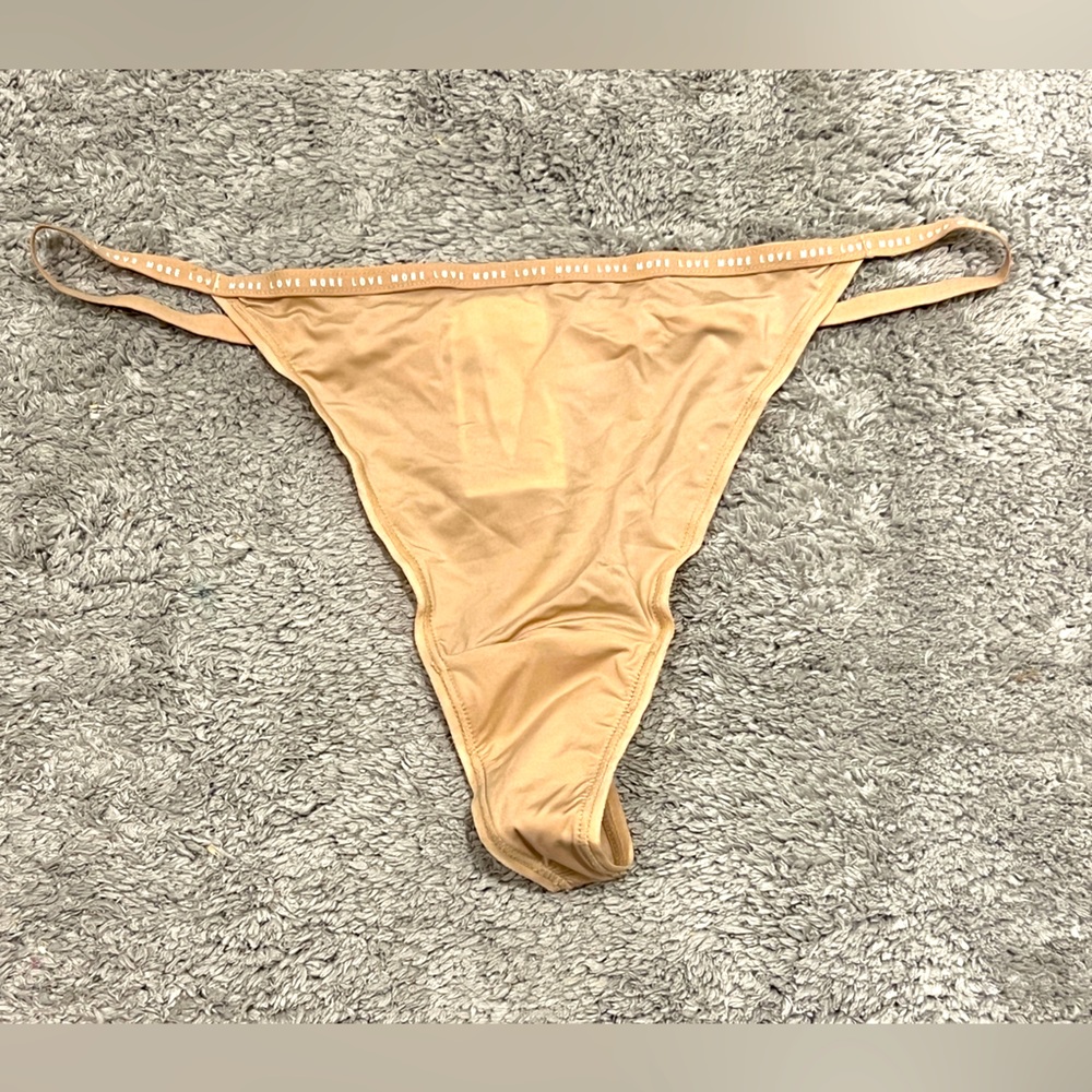 NWOT H&M Thong